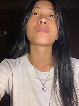 Snapshot of EmLy02 chatting on October 31, 2025, 11:40 am EmLy02 online show from October 31, 2025, 11:40 am