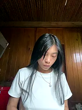 Snapshot of EmLy02 chatting on October 14, 2025, 12:00 am EmLy02 online show from October 14, 2025, 12:00 am