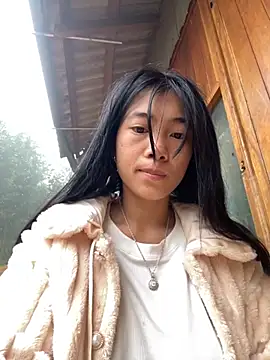 Snapshot of EmLy02 chatting on November 1, 2025, 12:17 am EmLy02 online show from November 1, 2025, 12:17 am