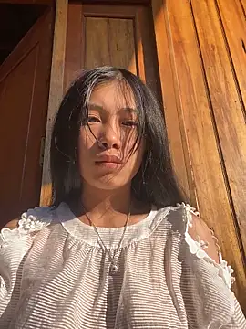 Snapshot of EmLy02 chatting on November 23, 2025, 1:04 am EmLy02 online show from November 23, 2025, 1:04 am