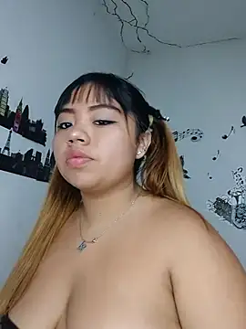 Snapshot of Emily__Hott chatting on July 16, 2026, 7:05 am Emily Hott online show from July 16, 2026, 7:05 am