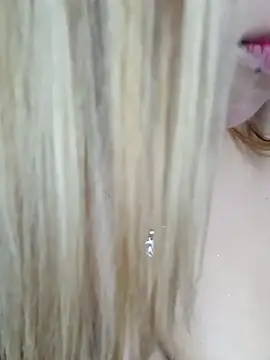 Emily  Hott online show from April 5, 2026, 1:12 am