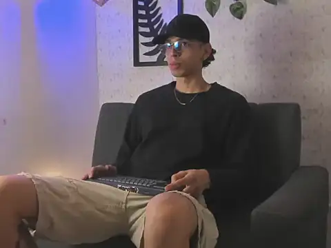 Snapshot of nicolai_drake chatting on October 23, 2025, 4:11 am nicolai drake online show from October 23, 2025, 4:11 am