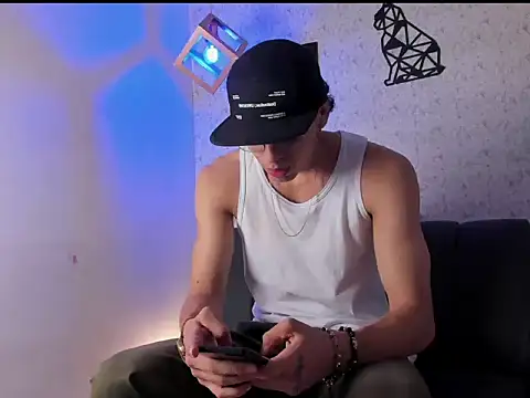 nicolai drake online show from September 26, 2025, 10:38 pm