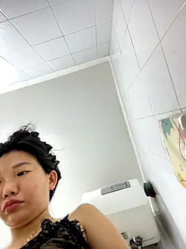 Miumieu online show from October 13, 2025, 3:08 am