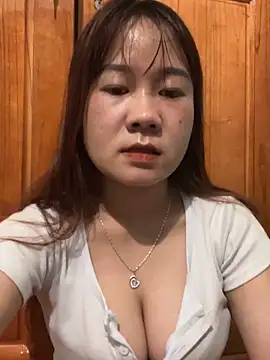 qinejr37 online show from October 15, 2025, 10:40 pm