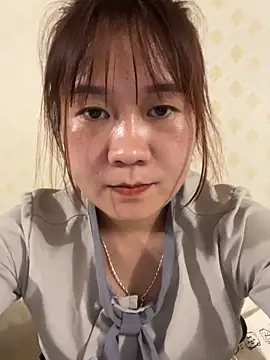 Snapshot of qinejr37 chatting on September 19, 2025, 5:00 am qinejr37 online show from September 19, 2025, 5:00 am