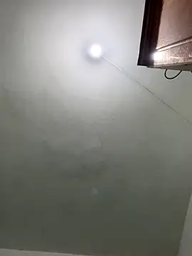 qinejr37 online show from October 17, 2025, 12:25 am