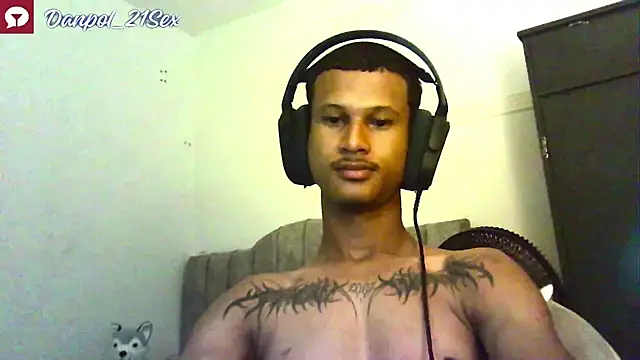 Snapshot of Danpol_21sex chatting on July 7, 2026, 1:30 am Danpol 21sex online show from July 7, 2026, 1:30 am