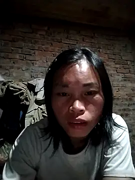   Ngoc20   online show from December 3, 2025, 12:48 pm