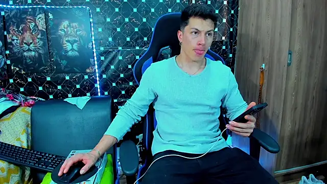 javiersexymann online show from October 1, 2025, 9:18 pm