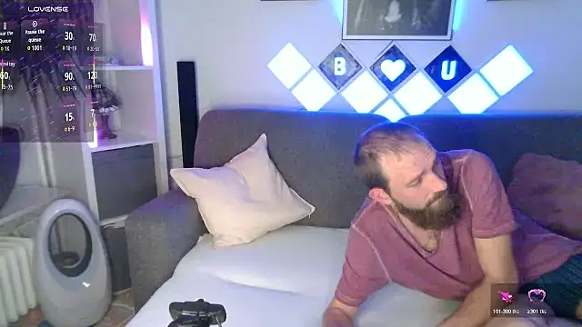 Snapshot of XBellaXundXUweX chatting on November 17, 2025, 7:29 pm XBellaXundXUweX online show from November 17, 2025, 7:29 pm