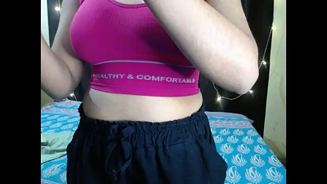 Snapshot of Vanya_7 chatting on November 24, 2025, 9:15 pm Vanya 7 online show from November 24, 2025, 9:15 pm