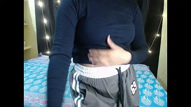 Snapshot of Vanya_7 chatting on November 19, 2025, 7:41 am Vanya 7 online show from November 19, 2025, 7:41 am