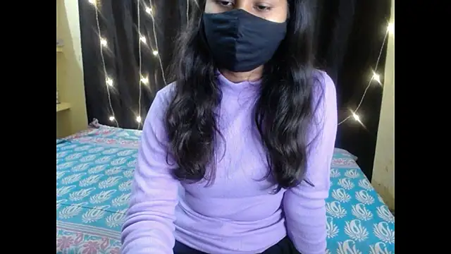 Snapshot of Vanya_7 chatting on November 17, 2025, 7:01 am Vanya 7 online show from November 17, 2025, 7:01 am