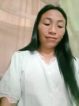 lucybaby00 online show from May 12, 2026, 10:49 pm