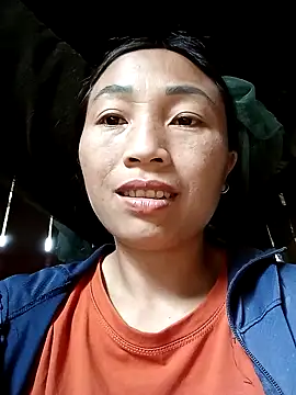 lucybaby00 online show from April 2, 2026, 5:25 am