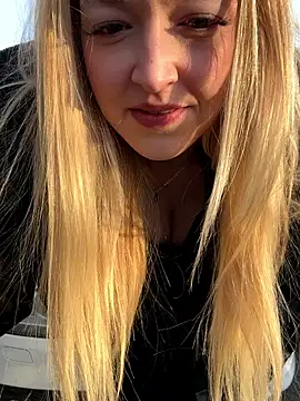 emilypeperoni online show from February 9, 2026, 3:32 pm