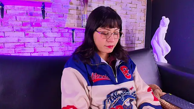 Snapshot of kitty_malach chatting on April 14, 2026, 3:00 am kitty malach online show from April 14, 2026, 3:00 am