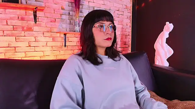 Snapshot of kitty_malach chatting on April 6, 2026, 3:35 am kitty malach online show from April 6, 2026, 3:35 am