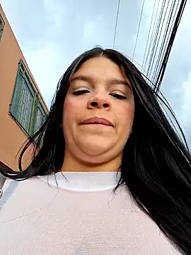 Eiimy pretty online show from November 10, 2025, 8:47 pm