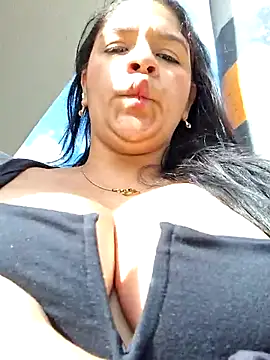 Snapshot of Eiimy_pretty chatting on September 10, 2025, 8:41 pm Eiimy pretty online show from September 10, 2025, 8:41 pm