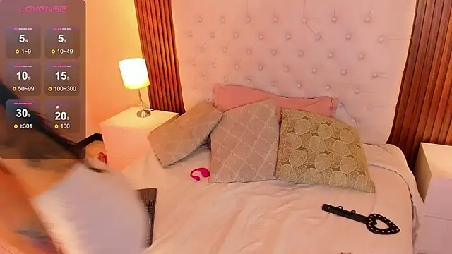 ViolettaAlemida online show from September 10, 2025, 12:48 pm