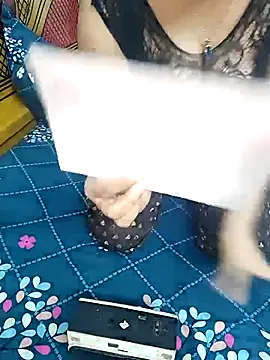 Snapshot of khhlmn chatting on January 13, 2026, 8:51 am khhlmn online show from January 13, 2026, 8:51 am