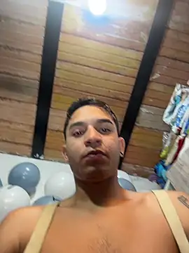 Angel latinboy online show from March 5, 2026, 12:35 pm