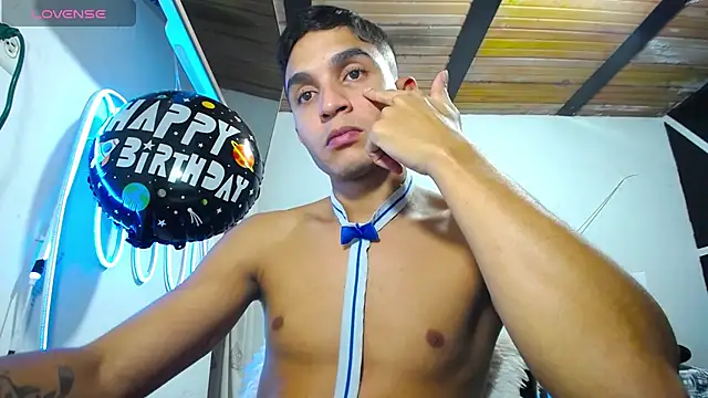Angel latinboy online show from March 17, 2025, 10:29 pm