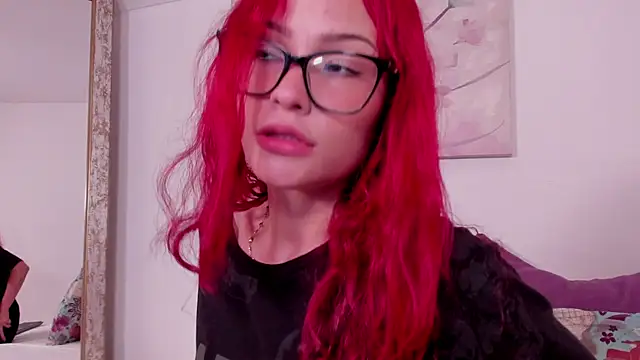 mae lyra online show from March 31, 2026, 4:42 pm