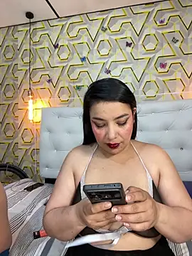 Anahibella online show from April 21, 2026, 1:39 pm