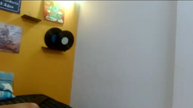 Snapshot of skinnyverus18 chatting on January 16, 2026, 8:02 pm skinnyverus18 online show from January 16, 2026, 8:02 pm