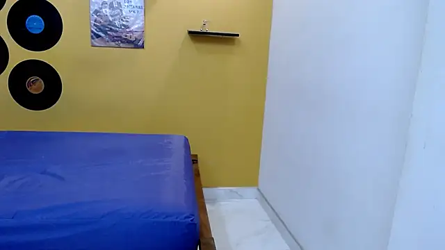 Snapshot of skinnyverus18 chatting on March 1, 2026, 7:03 pm skinnyverus18 online show from March 1, 2026, 7:03 pm