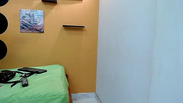 Snapshot of skinnyverus18 chatting on February 20, 2026, 6:21 pm skinnyverus18 online show from February 20, 2026, 6:21 pm