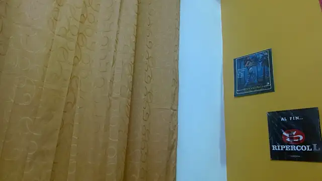 Snapshot of skinnyverus18 chatting on February 5, 2026, 7:21 pm skinnyverus18 online show from February 5, 2026, 7:21 pm