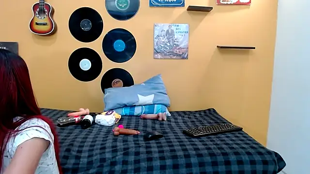 Snapshot of skinnyverus18 chatting on February 24, 2026, 7:15 pm skinnyverus18 online show from February 24, 2026, 7:15 pm