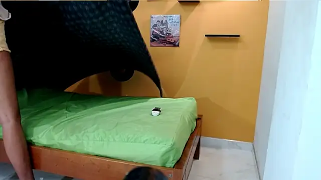 Snapshot of skinnyverus18 chatting on February 21, 2026, 7:27 pm skinnyverus18 online show from February 21, 2026, 7:27 pm