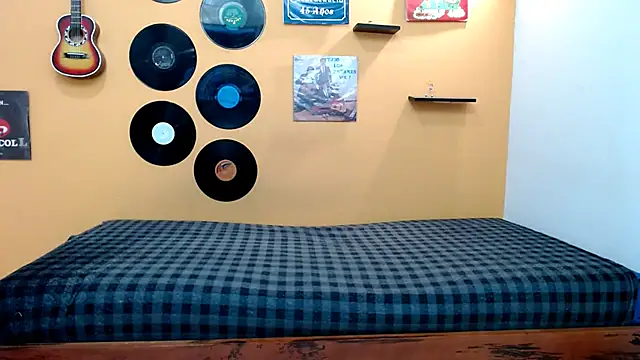 skinnyverus18 online show from March 8, 2026, 7:17 pm