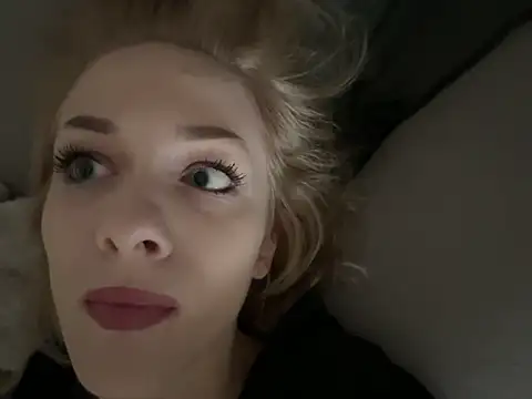 Snapshot of DaryaDoll chatting on February 7, 2026, 12:02 pm DaryaDoll online show from February 7, 2026, 12:02 pm