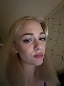 Snapshot of DaryaDoll chatting on December 19, 2025, 1:42 am DaryaDoll online show from December 19, 2025, 1:42 am