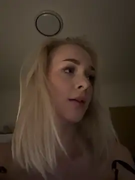 Snapshot of DaryaDoll chatting on December 13, 2025, 10:16 pm DaryaDoll online show from December 13, 2025, 10:16 pm