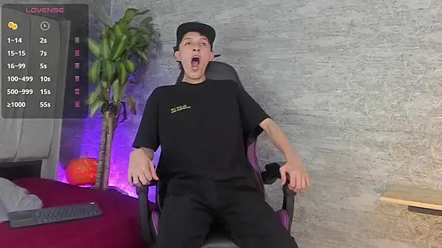 ArthurCox online show from November 2, 2025, 5:29 pm