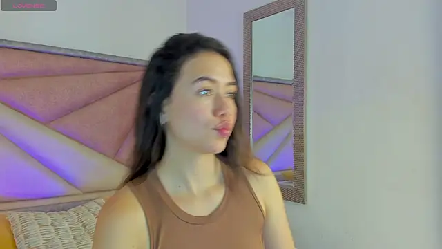 Snapshot of SaraWagner_ chatting on April 18, 2026, 12:24 am SaraWagner online show from April 18, 2026, 12:24 am
