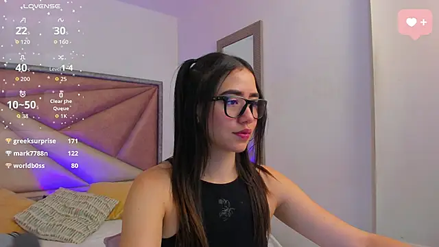 Snapshot of SaraWagner_ chatting on May 26, 2026, 12:09 am SaraWagner online show from May 26, 2026, 12:09 am