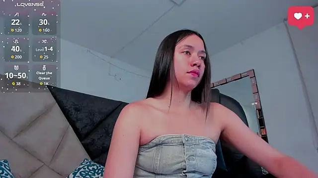 Snapshot of SaraWagner_ chatting on April 27, 2026, 11:58 pm SaraWagner online show from April 27, 2026, 11:58 pm