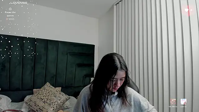 Snapshot of SaraWagner_ chatting on May 19, 2026, 12:26 am SaraWagner online show from May 19, 2026, 12:26 am