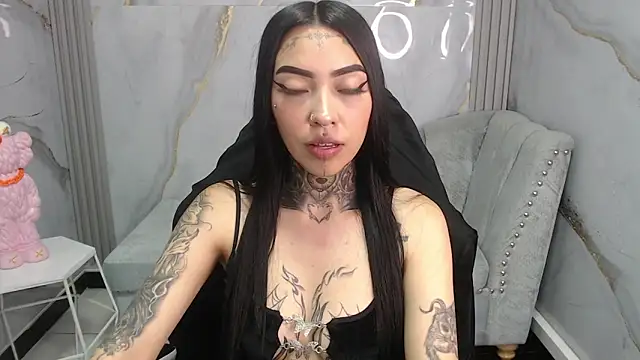 Ashley Blum v online show from October 23, 2025, 7:56 pm