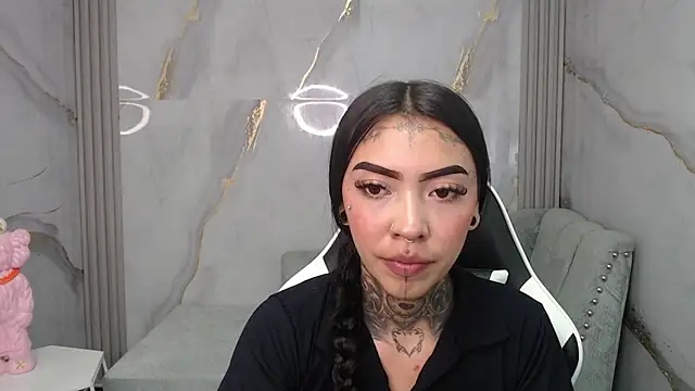 Ashley Blum v online show from November 10, 2025, 8:03 pm