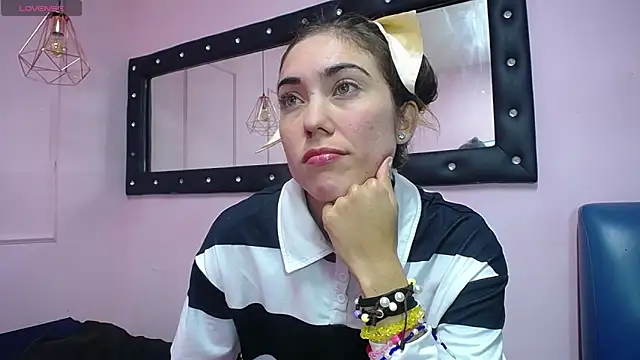 danna7cute online show from April 13, 2026, 9:41 pm